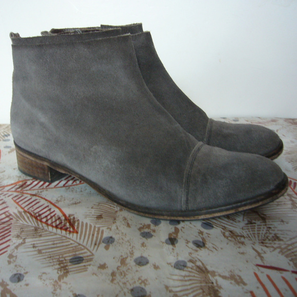 Coclico Gray Suede Ankle Boot - Size 40/ 9.5 M